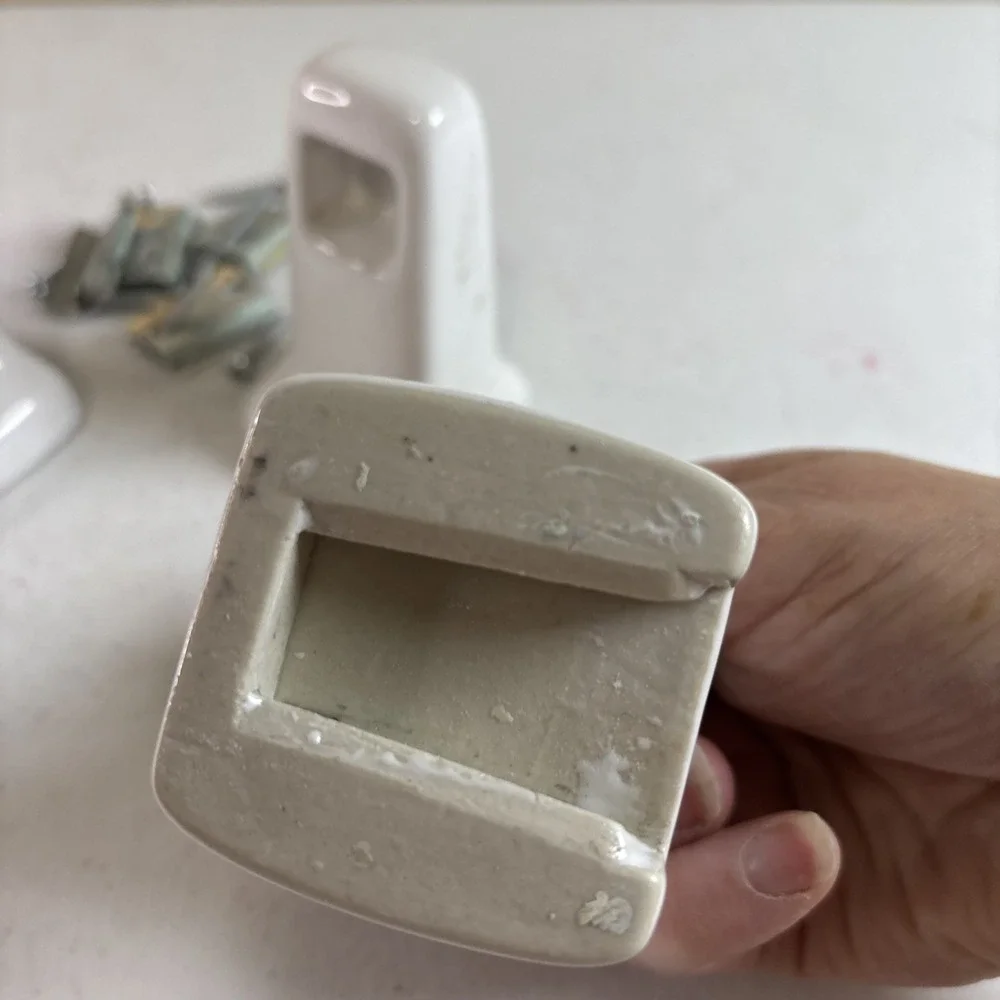 Vintage Mid Century White Porcelain Toilet Paper Towel Holders Lot Of 4 Ends